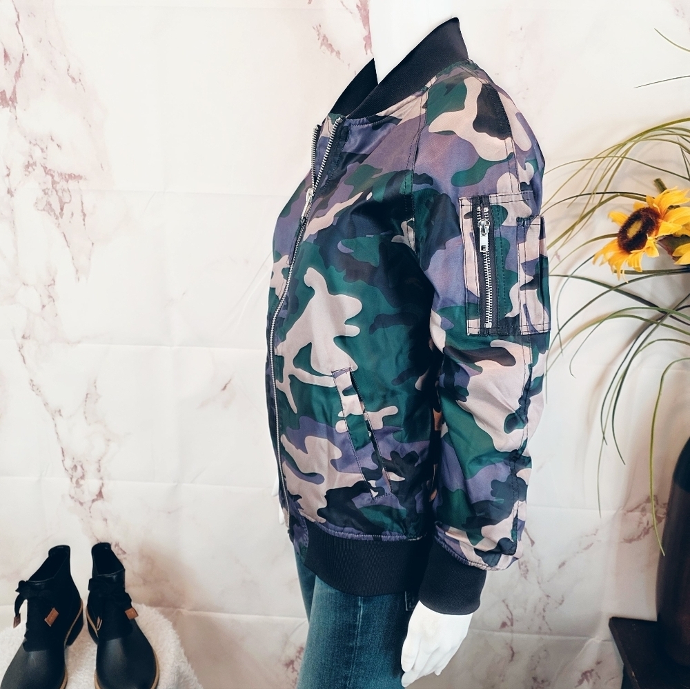 Silence + Noise Urban Outfitters Camo Bomber Jacket Oversize Zip Up Lined M Y2K - Picture 4 of 7